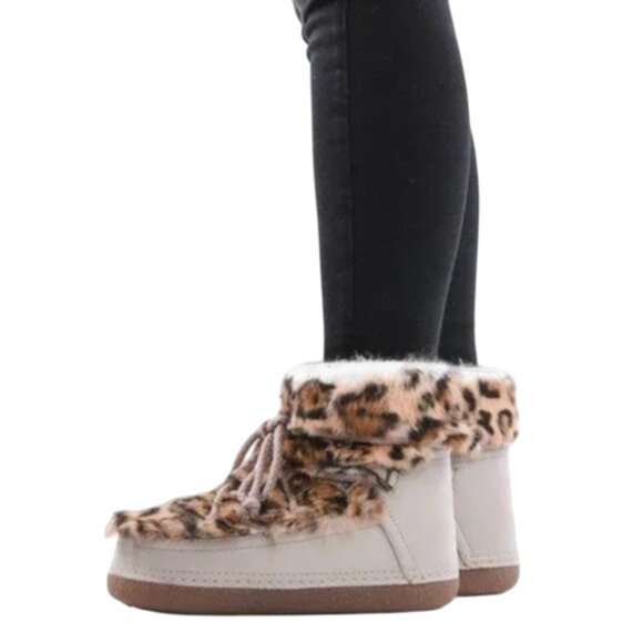 NEW INUIKII Classic Snow Boots Womens 37 7 Brown Leopard Jaguar Wild Print Shoes - Picture 2 of 12